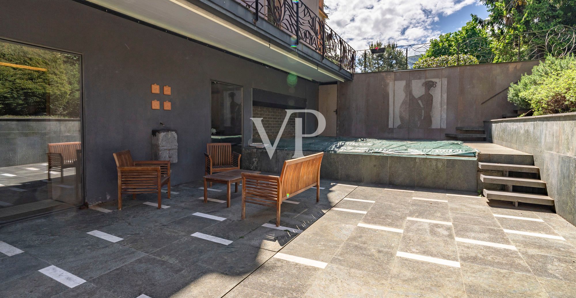 Lago di Como - Splendida villa con piscina e ascensore interno