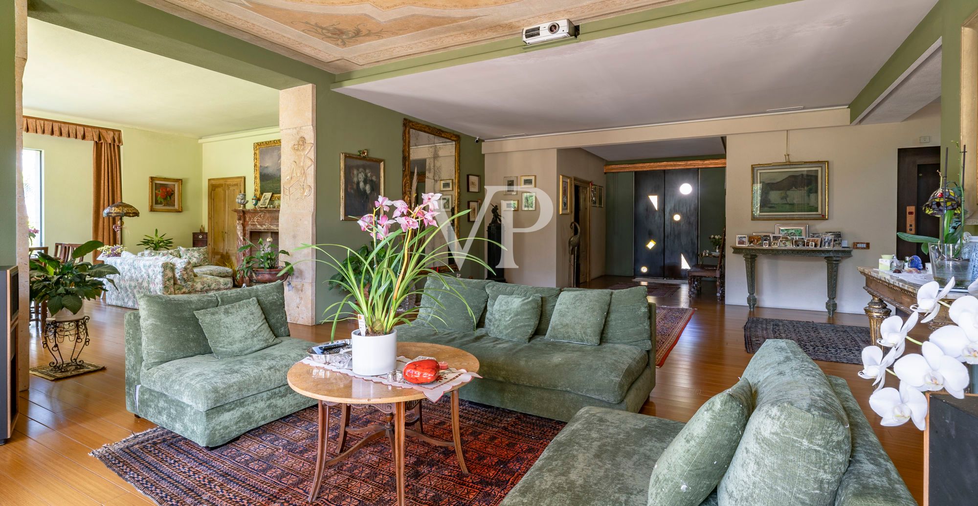 Lago di Como - Splendida villa con piscina e ascensore interno