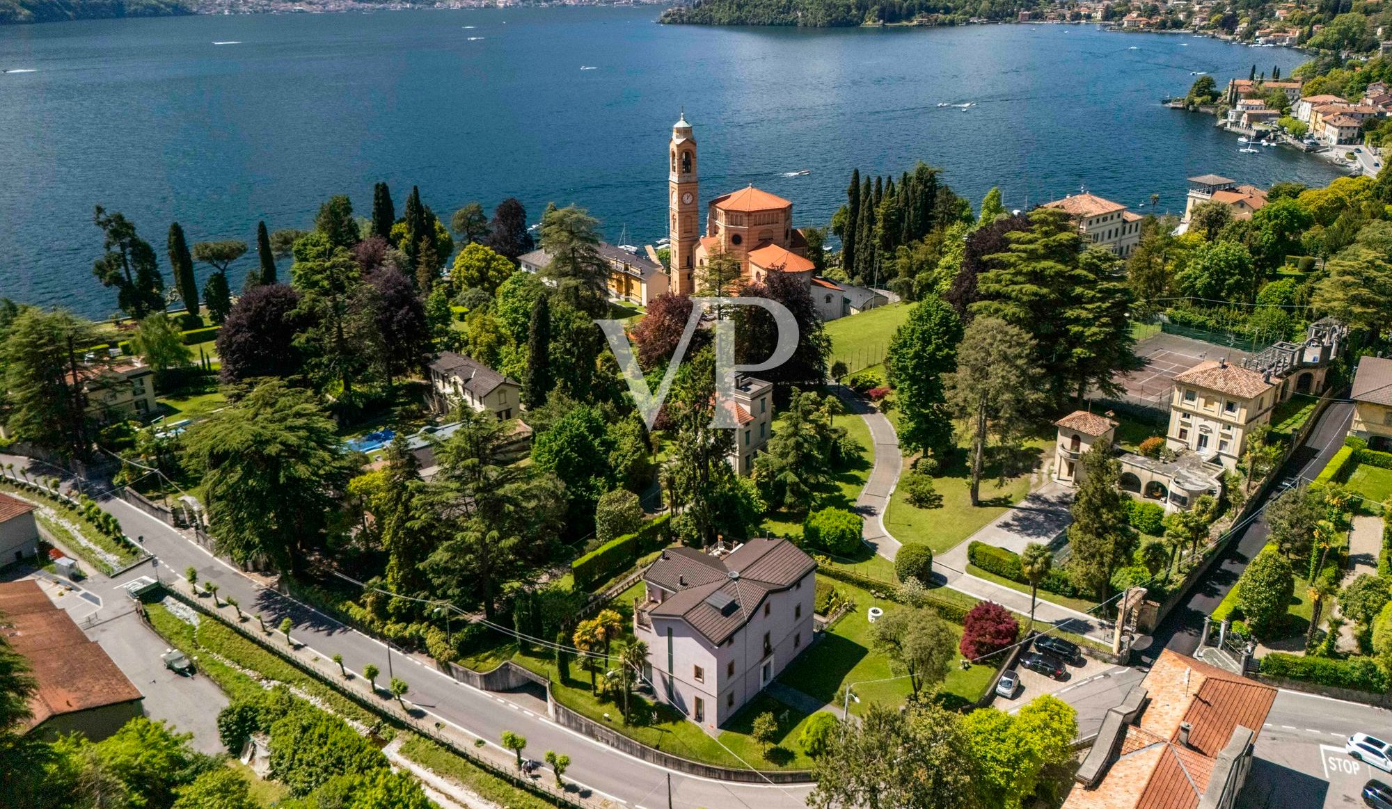 Lago di Como - Splendida villa con piscina e ascensore interno
