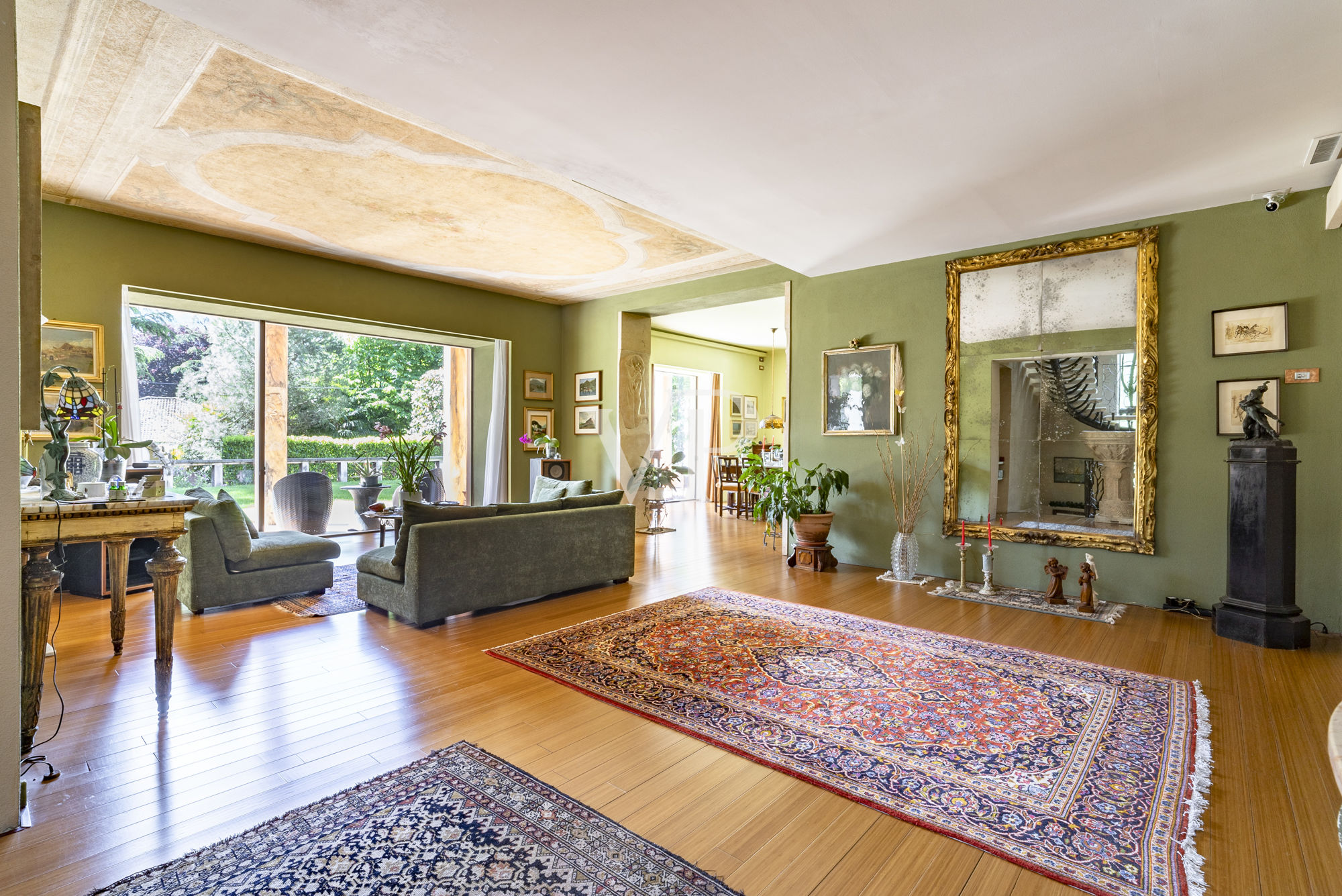 Lago di Como - Splendida villa con piscina e ascensore interno