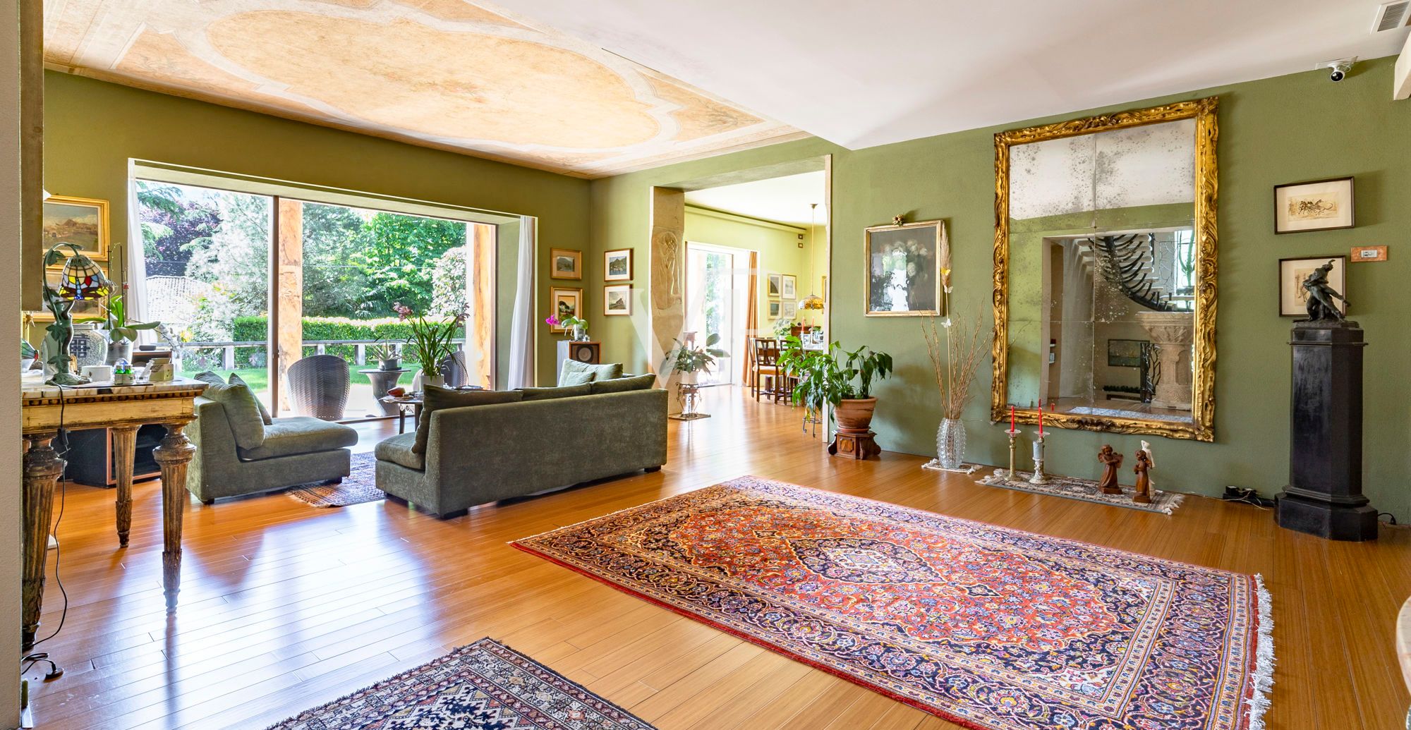Lago di Como - Splendida villa con piscina e ascensore interno