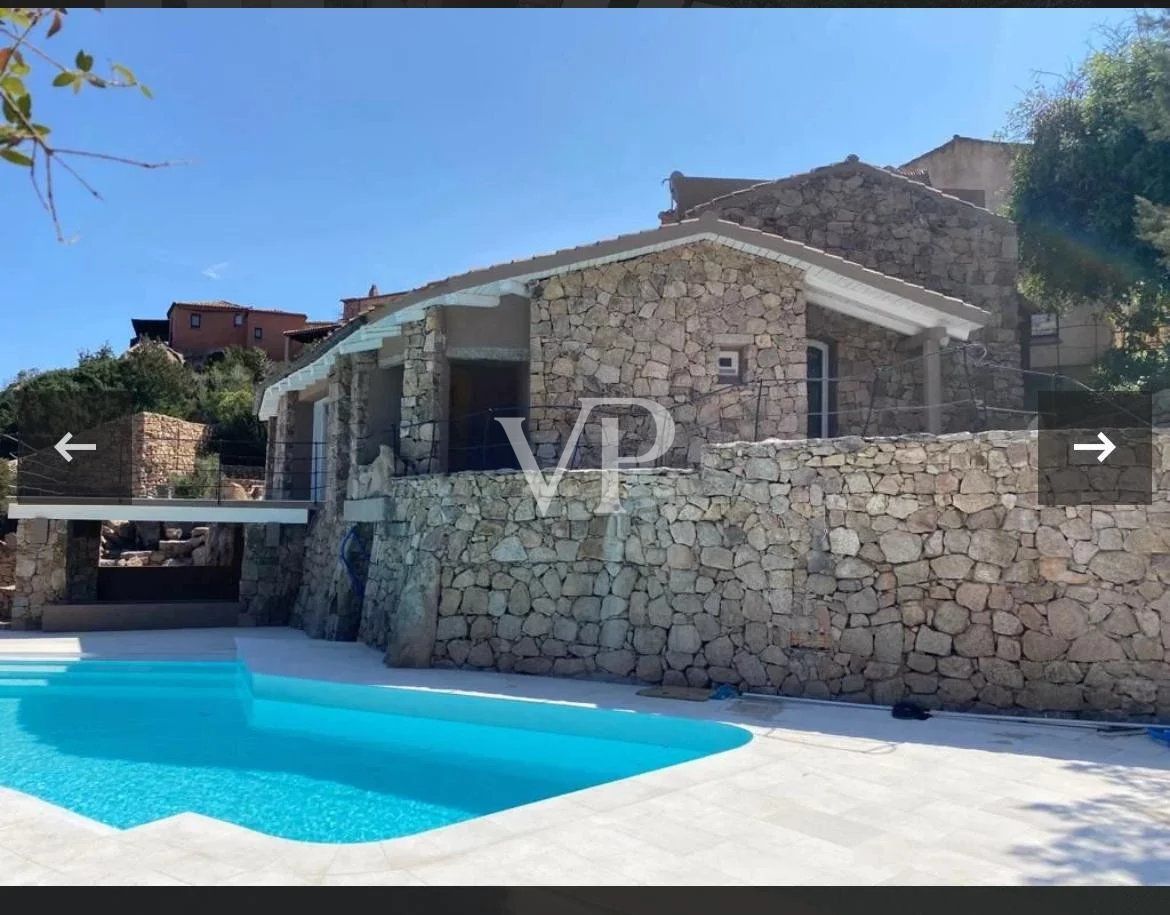 Luxuriöse Villa mit Pool in Pantogia