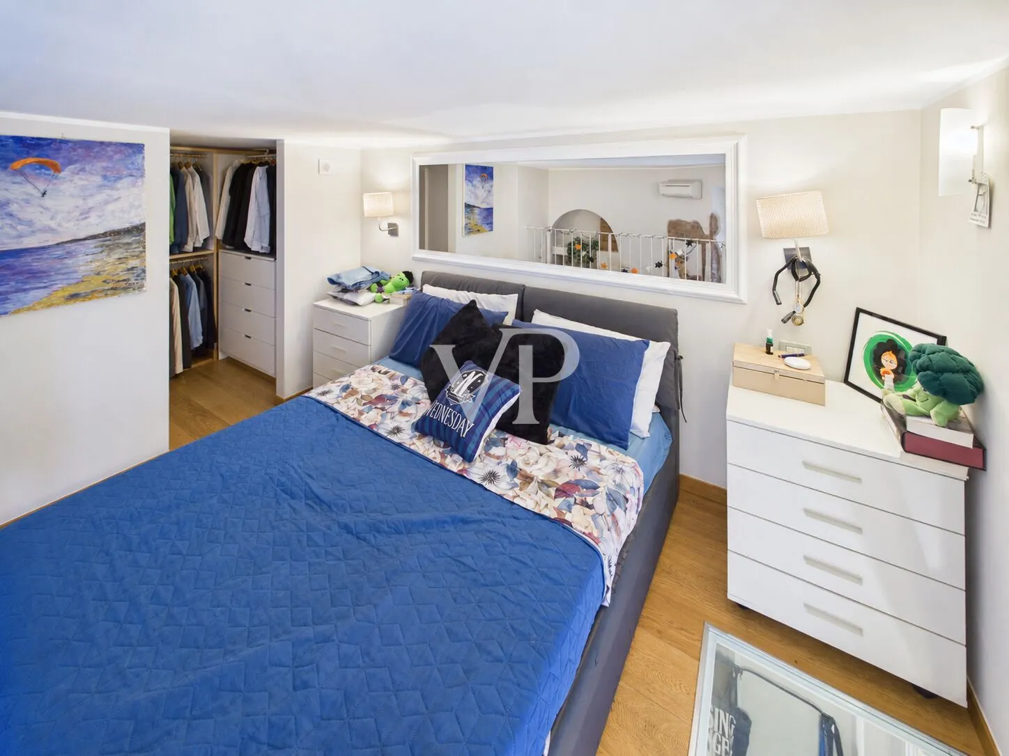 Fascinante loft con una amplia zona de estar y una cocina independiente