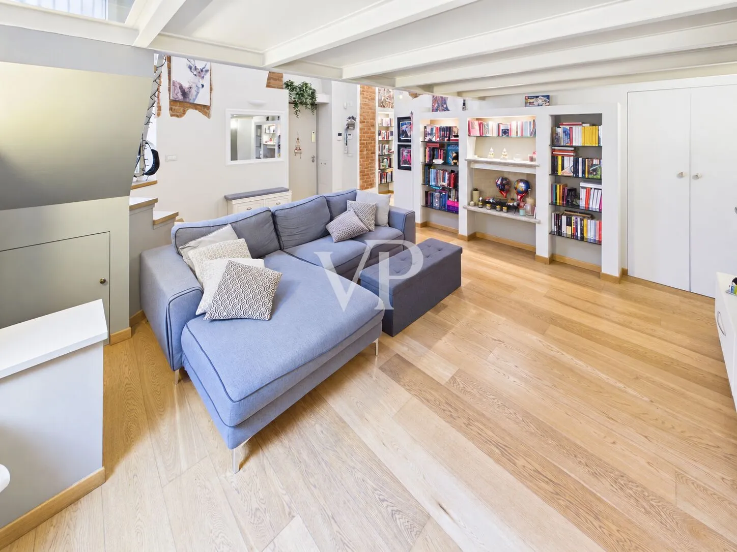 Fascinante loft con una amplia zona de estar y una cocina independiente