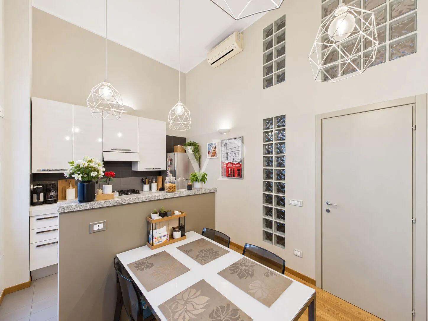 Charming loft with a spacious living area and a separate kitchen