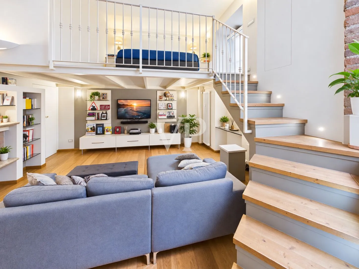 Charmant loft avec un vaste espace de vie et une cuisine séparée