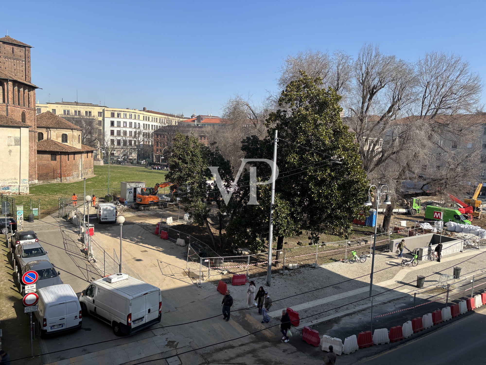 Prestigieux appartement de trois pièces finement rénové avec balcon