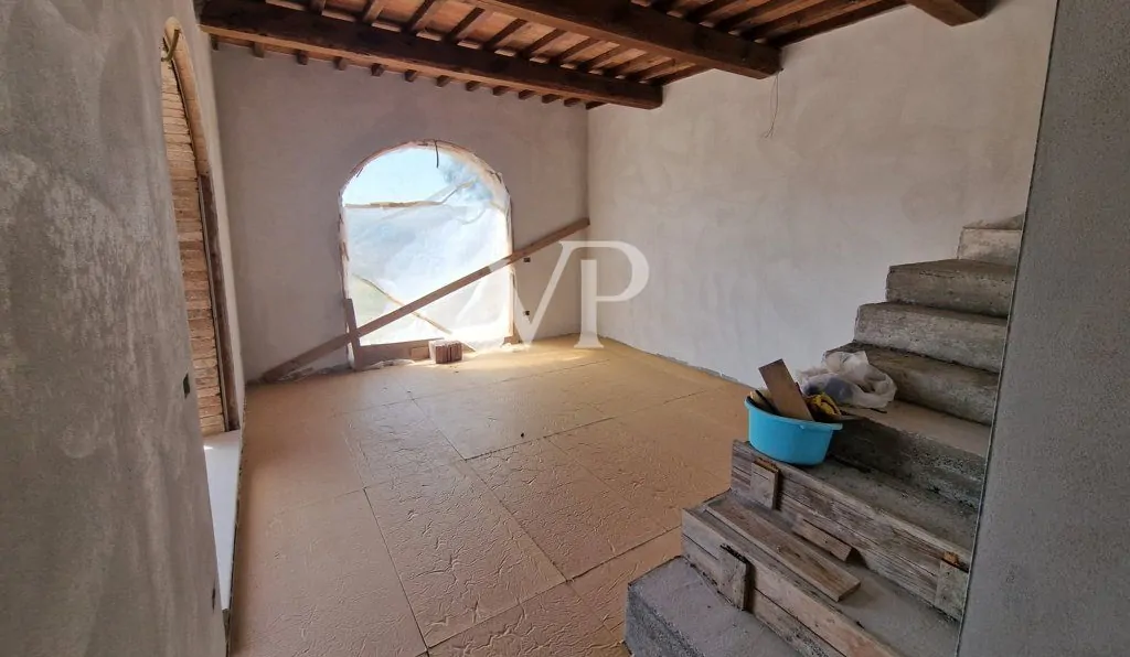 Masía panorámica en Lajatico