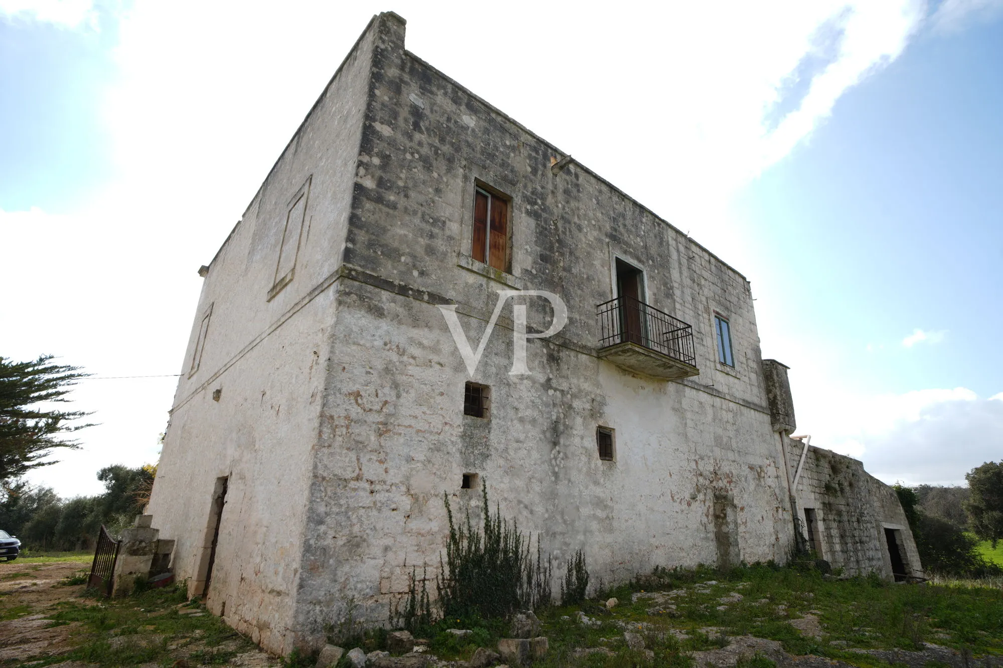 Masseria Santa Lucia with small church