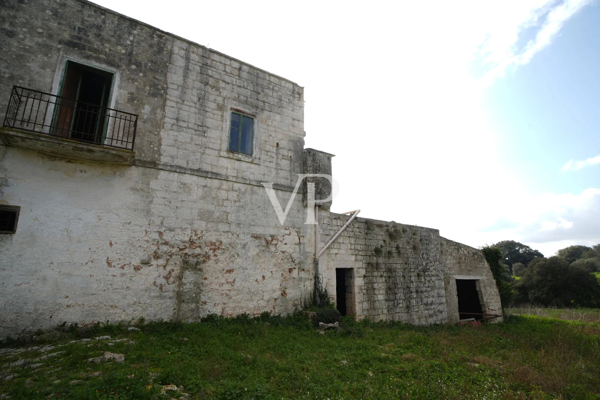 Masseria Santa Lucia with small church