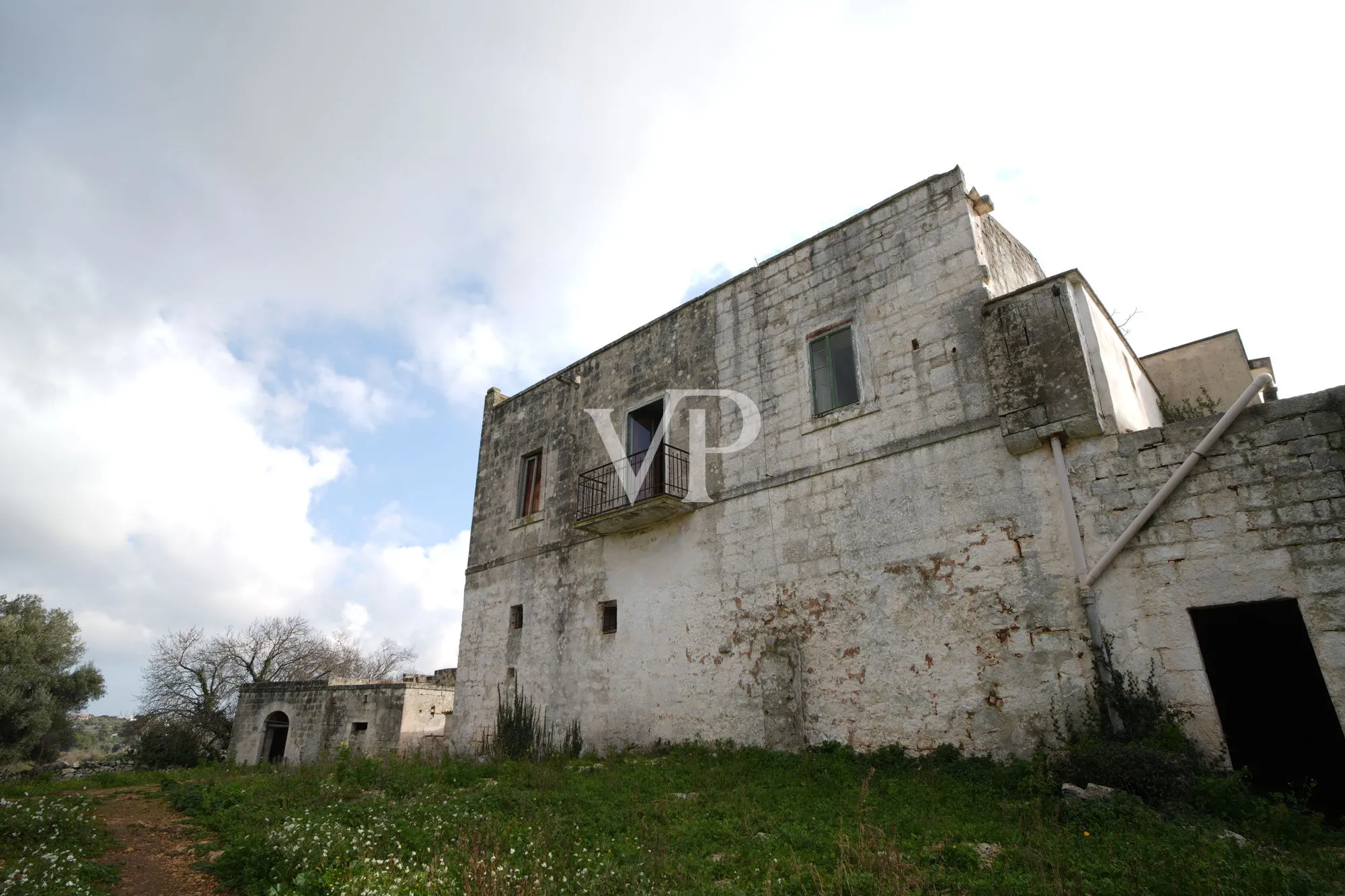 Masseria Santa Lucia with small church