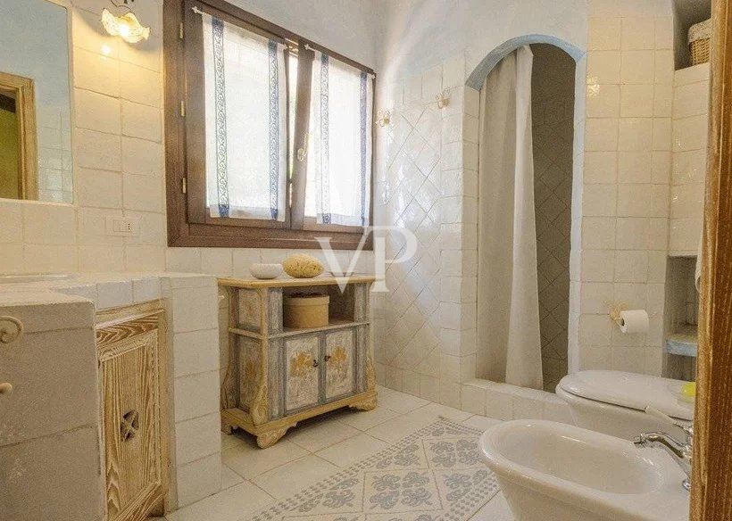 Villa esclusiva a La Mendula: Fascino sardo e totale privacy