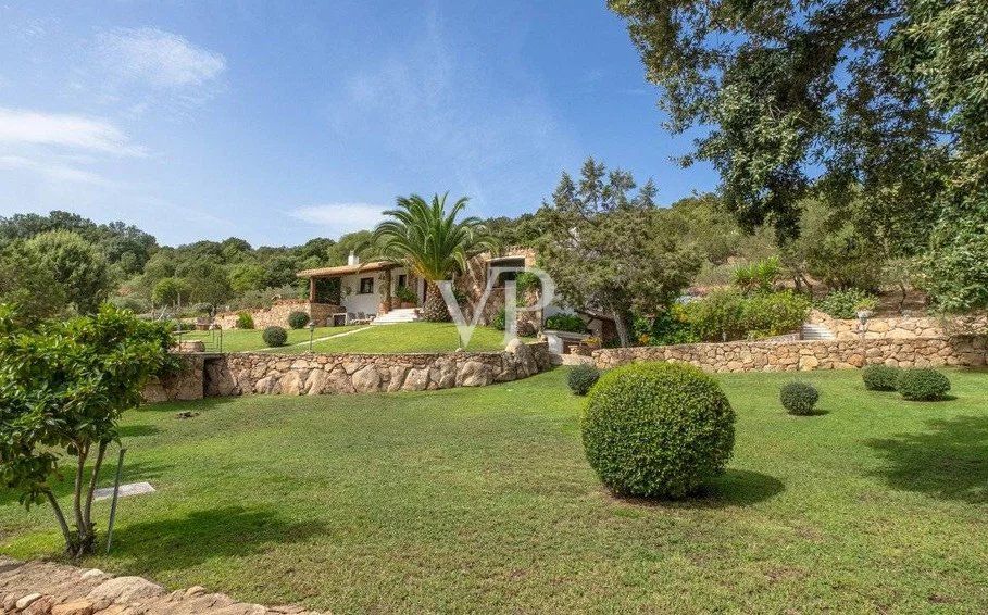 Exclusiva villa en La Mendula: encanto sardo y total privacidad