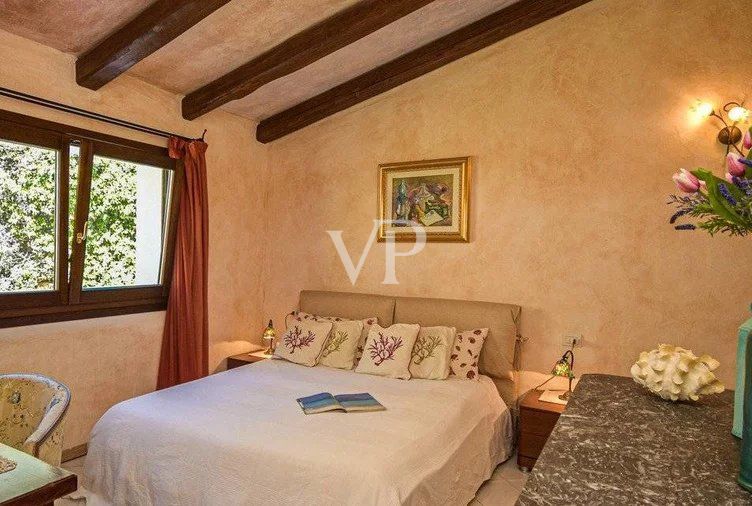 Villa esclusiva a La Mendula: Fascino sardo e totale privacy