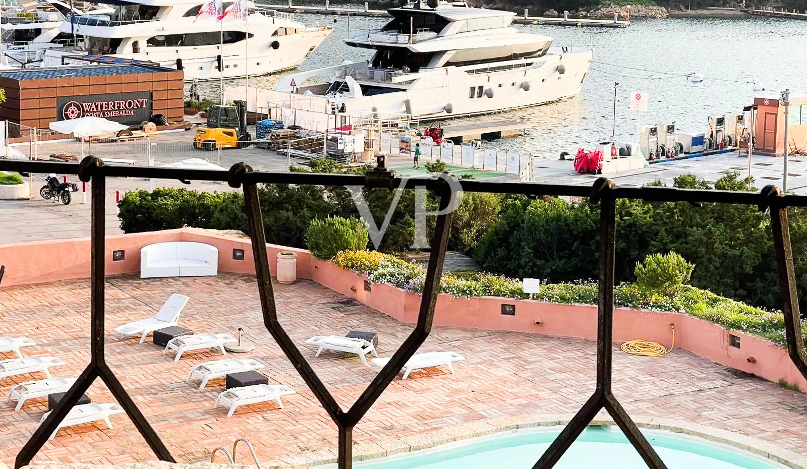 Luxuswohnung im Hafenbüro in der ersten Reihe an der alten Pore von Porto Cervo