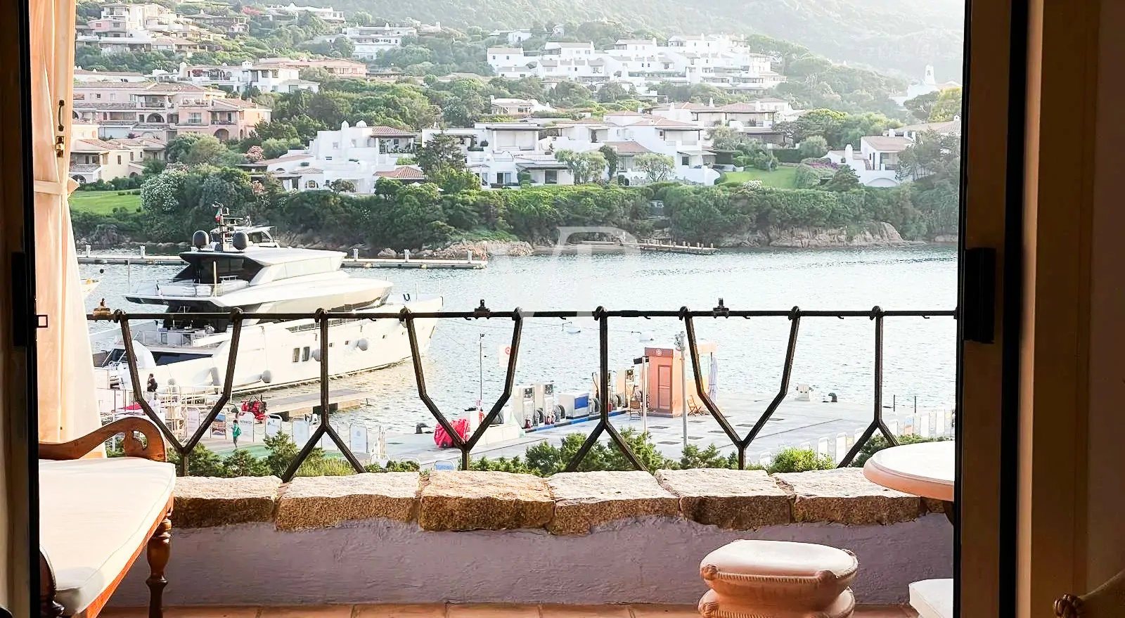 Luxuswohnung im Hafenbüro in der ersten Reihe an der alten Pore von Porto Cervo