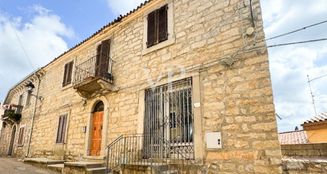 von_poll_real_estate_property_IT244151723_image_0