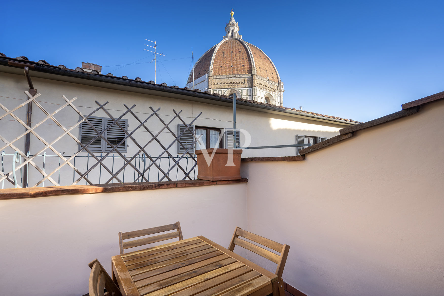 Prächtiges Penthouse und Superpenthouse mit Domblick in Florenz