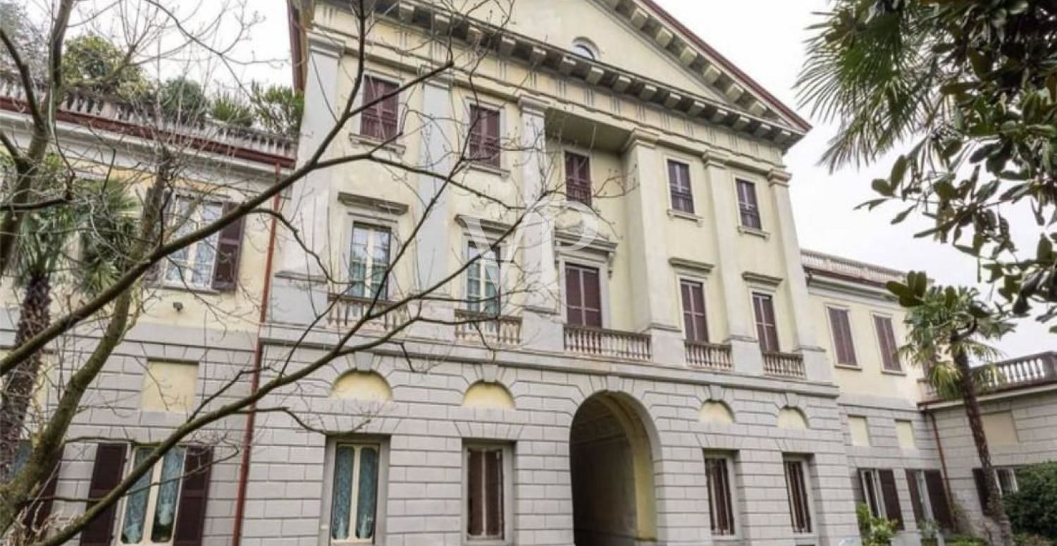 Recalcati Melzi Keller Historische Villa: Eleganz und einzigartiges Potenzial