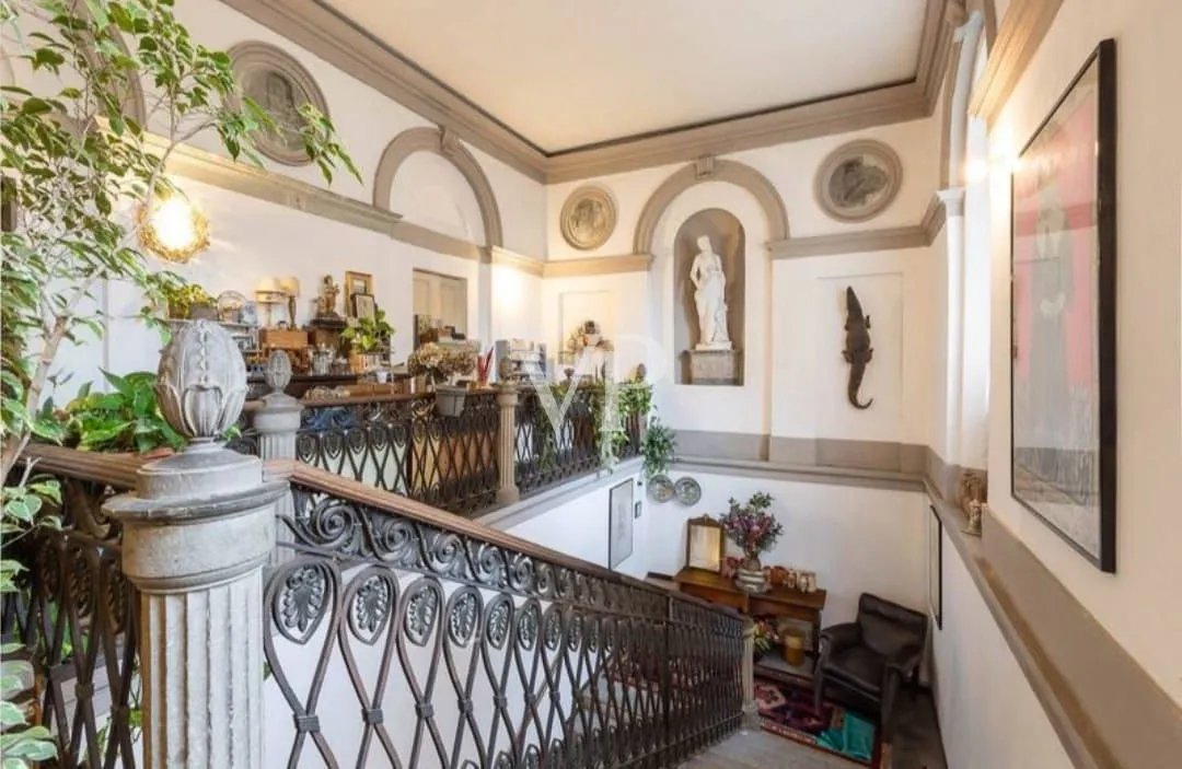 Villa Storica Recalcati Melzi Keller: Eleganza e Potenziale Unico