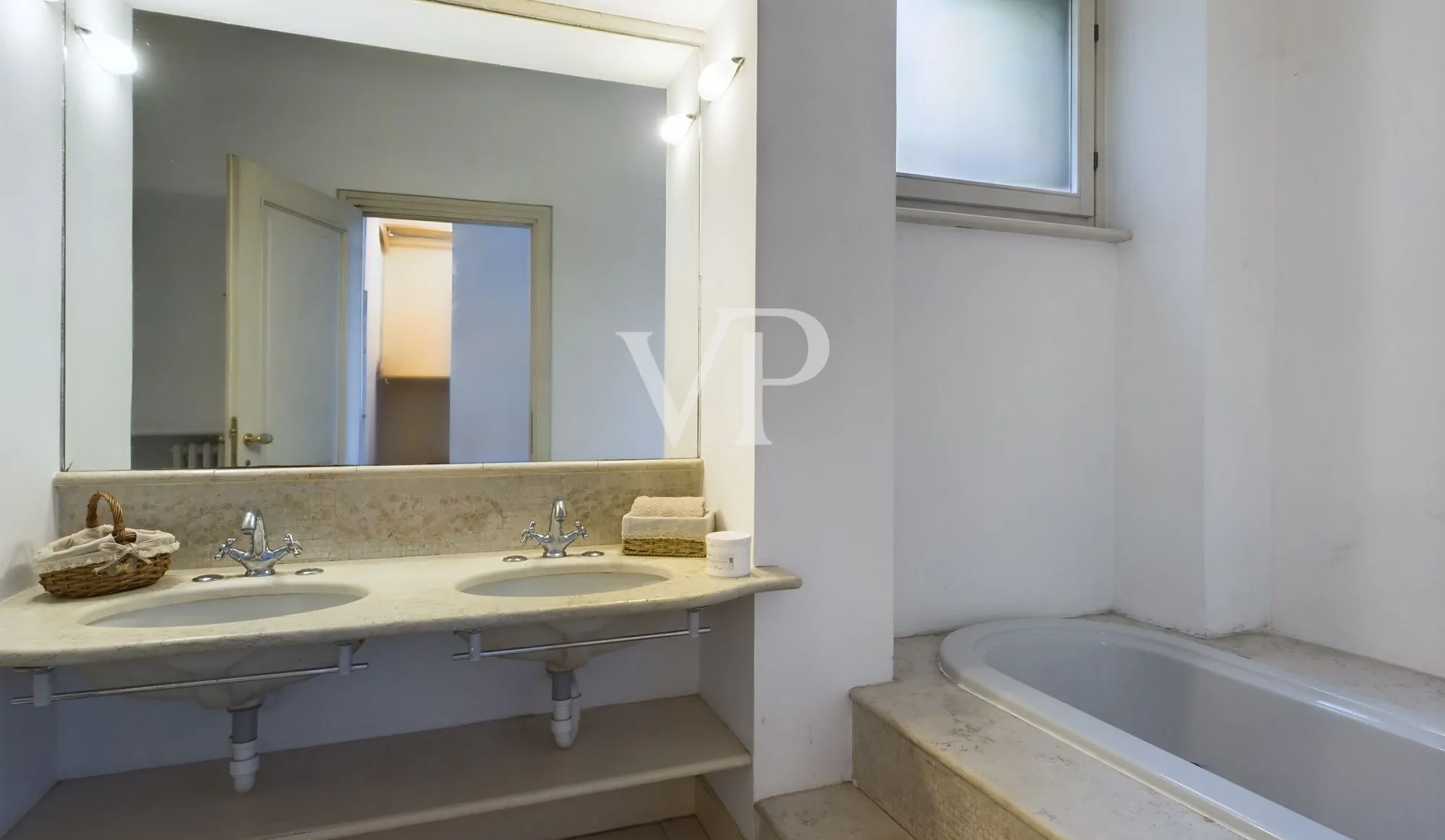 Repräsentative Wohnung in Liberty Villa mit Garten - Monza