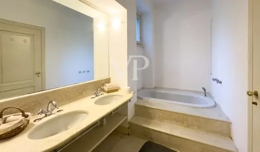 Repräsentative Wohnung in Liberty Villa mit Garten - Monza