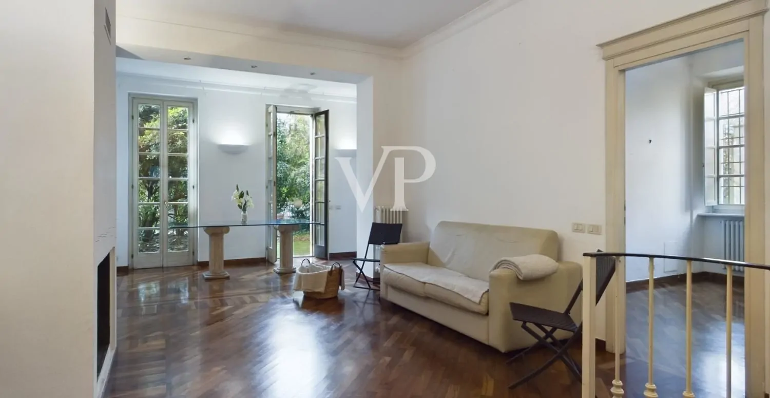Repräsentative Wohnung in Liberty Villa mit Garten - Monza