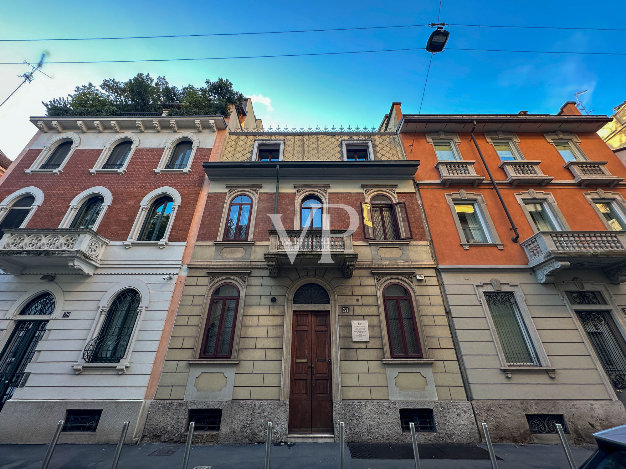 Elegante villa con giardino privato nel cuore di Milano