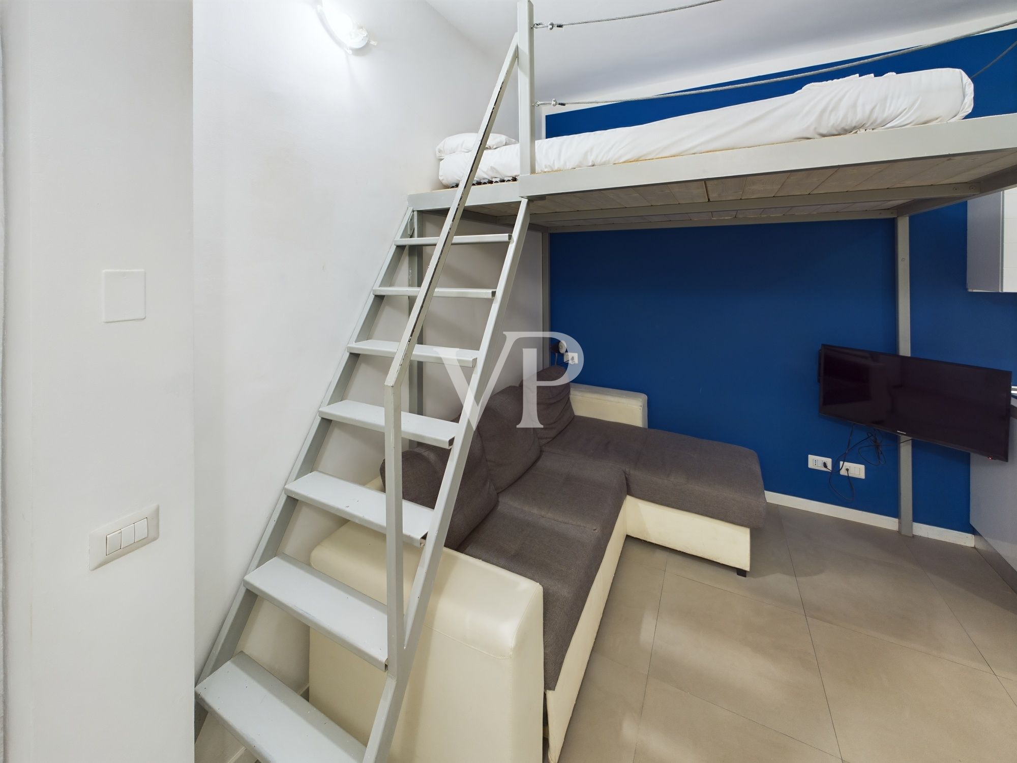 Lovely renovated studio apartment within walking distance of Bocconi