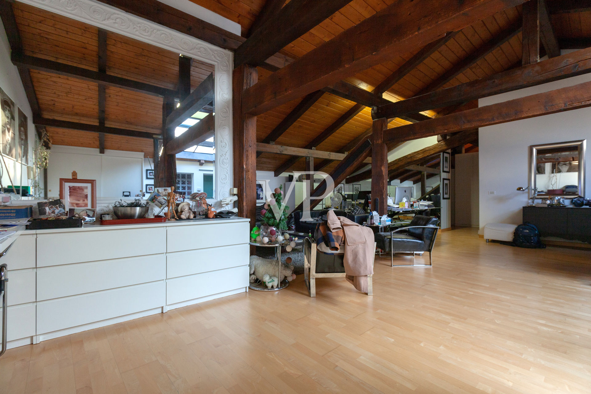 Wonderful attic in historic building in the center of Bologna