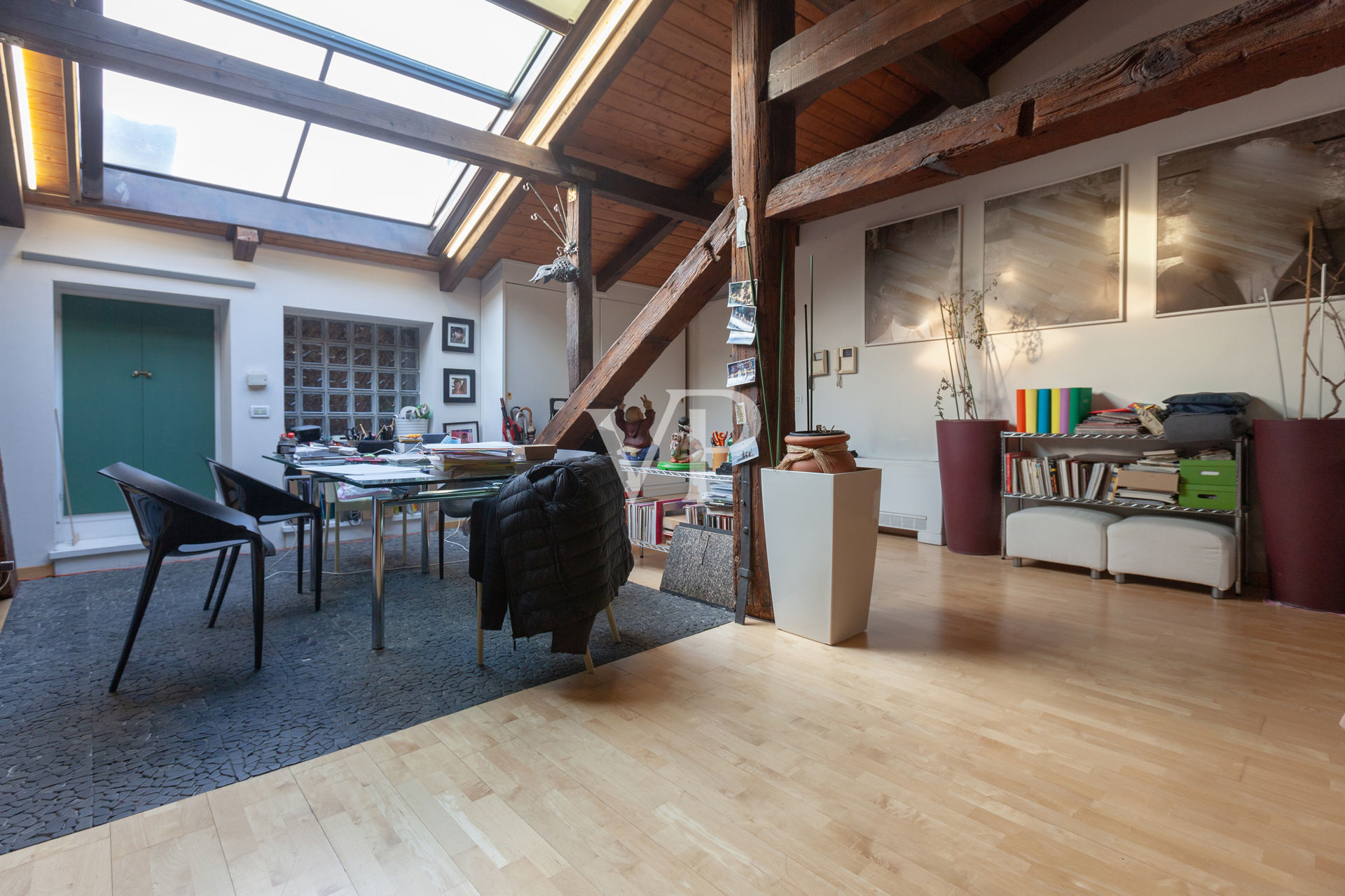 Wonderful attic in historic building in the center of Bologna