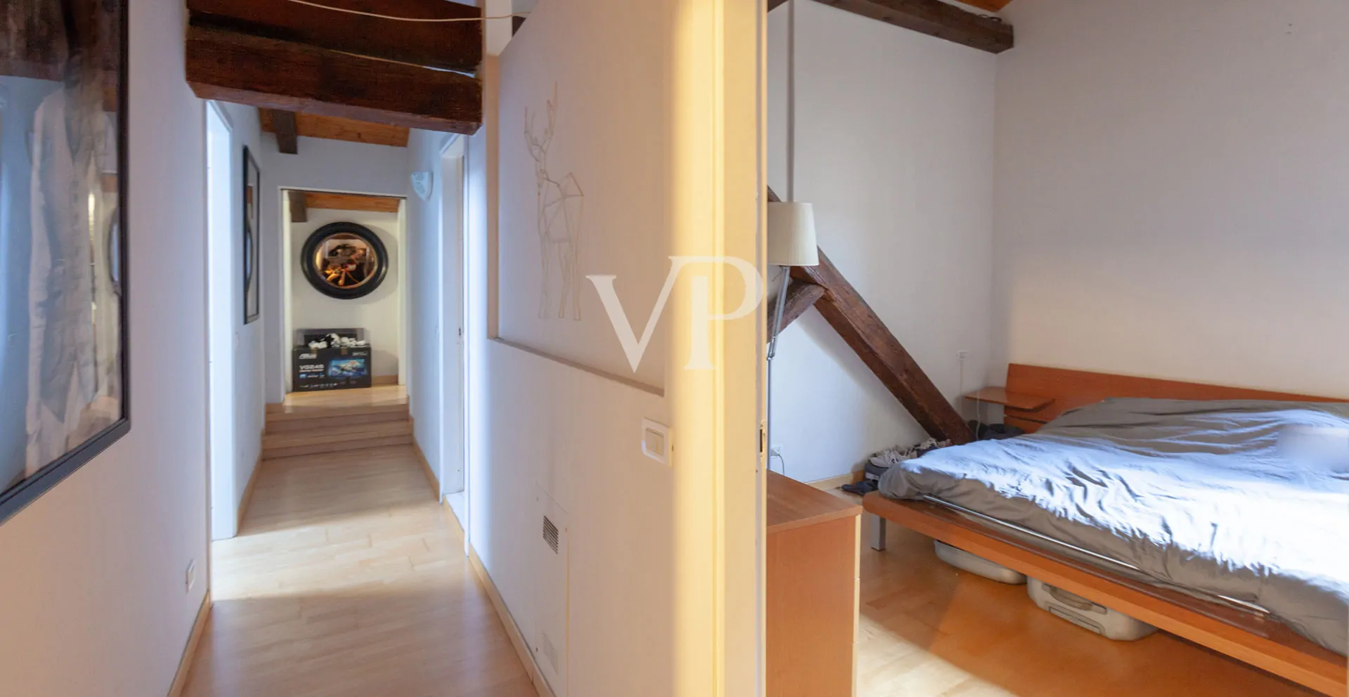 Wunderschöne Mansarde in historischem Gebäude im Zentrum von Bologna