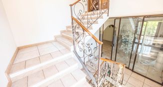 von_poll_real_estate_property_IT252941788_image_8