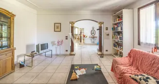 von_poll_real_estate_property_IT252941788_image_3