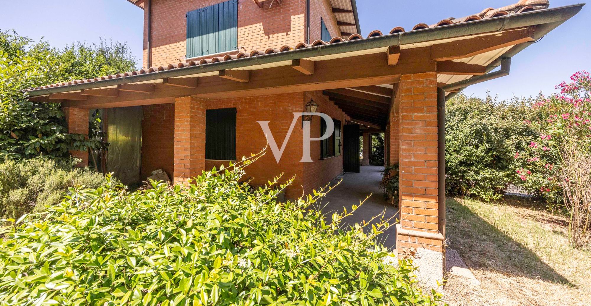 Neu gebaute freistehende Villa