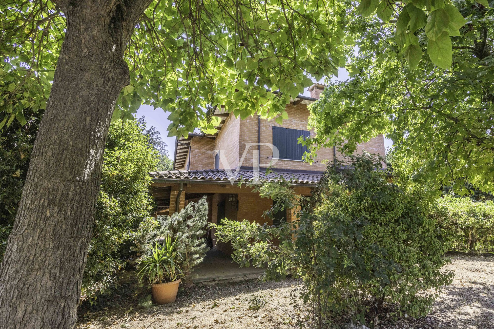 Neu gebaute freistehende Villa