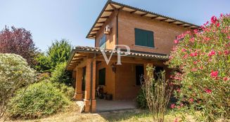 von_poll_real_estate_property_IT252941788_image_1