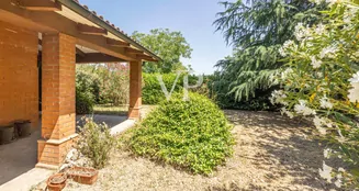 von_poll_real_estate_property_IT252941788_image_17