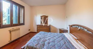 von_poll_real_estate_property_IT252941788_image_9