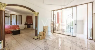 von_poll_real_estate_property_IT252941788_image_5