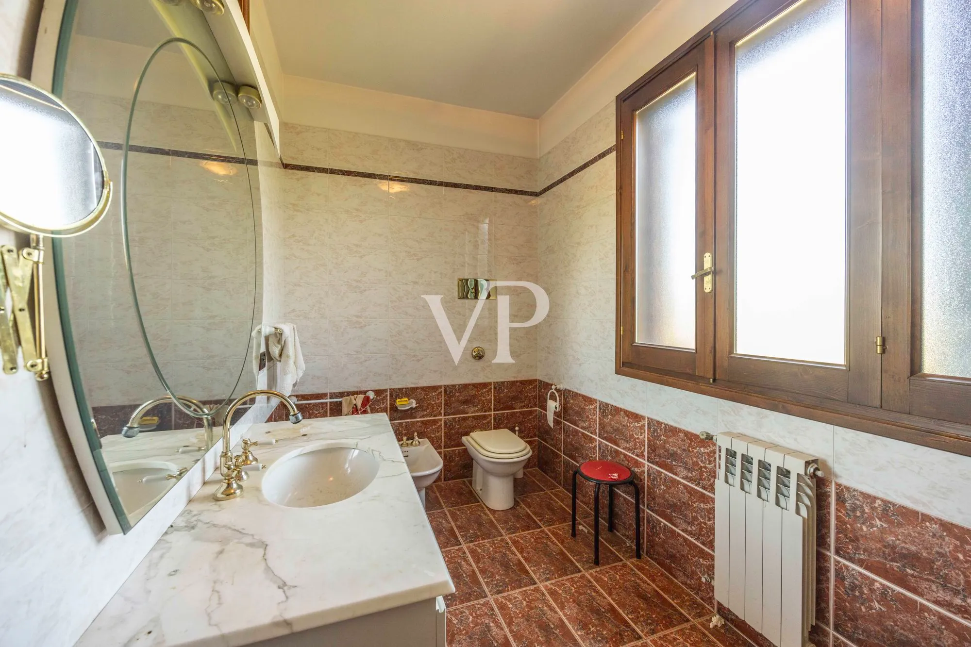 Neu gebaute freistehende Villa