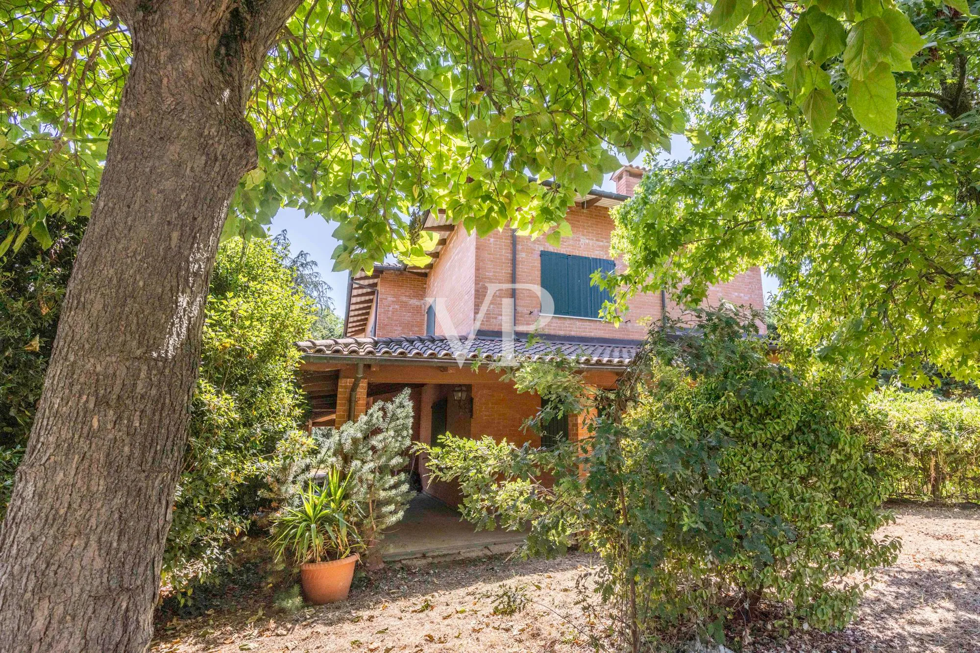 Neu gebaute freistehende Villa