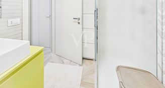 von_poll_real_estate_property_IT252941785_image_9