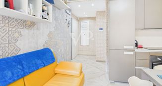 von_poll_real_estate_property_IT252941785_image_2