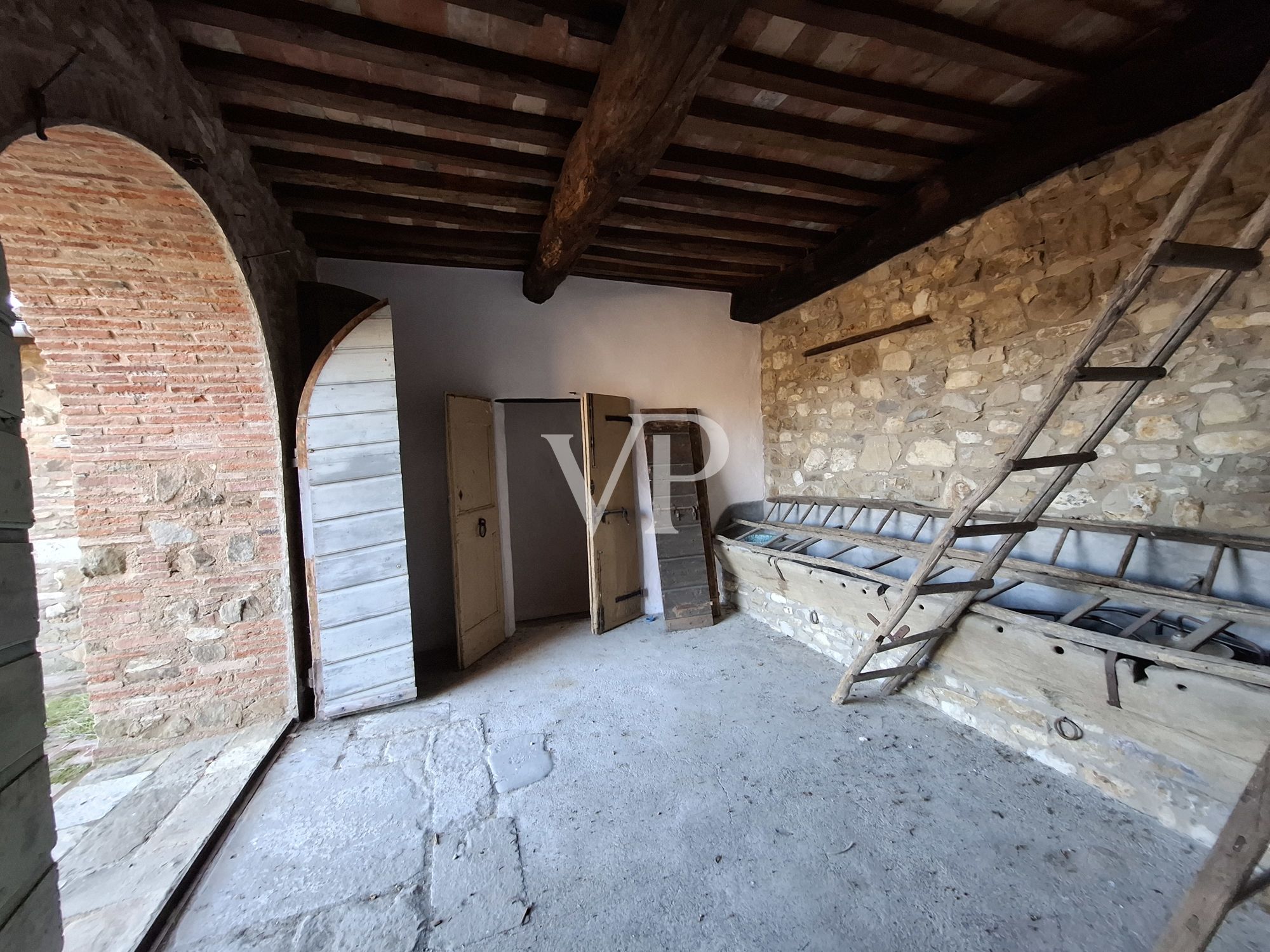 Farmhouse with barn - Gaiole in Chianti