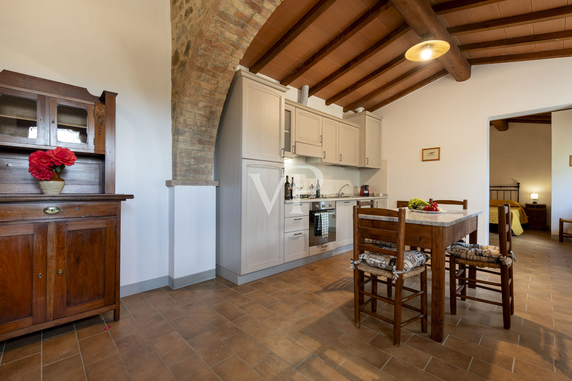 Finely restored farmhouse with vineyard in Montalcino