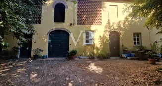 von_poll_real_estate_property_IT252941882_image_7