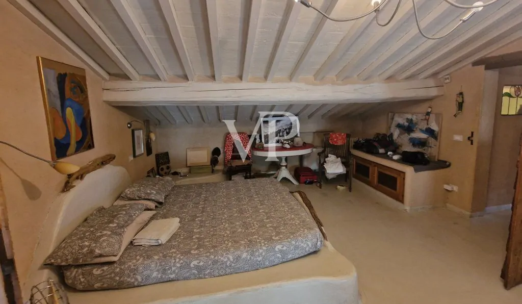 Schönes Bauernhaus in den Hügeln von Camaiore mit Meerblick