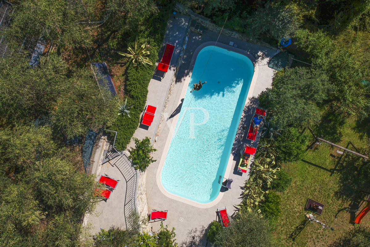 Bellissimo casale sulle colline di Camaiore con vista mare