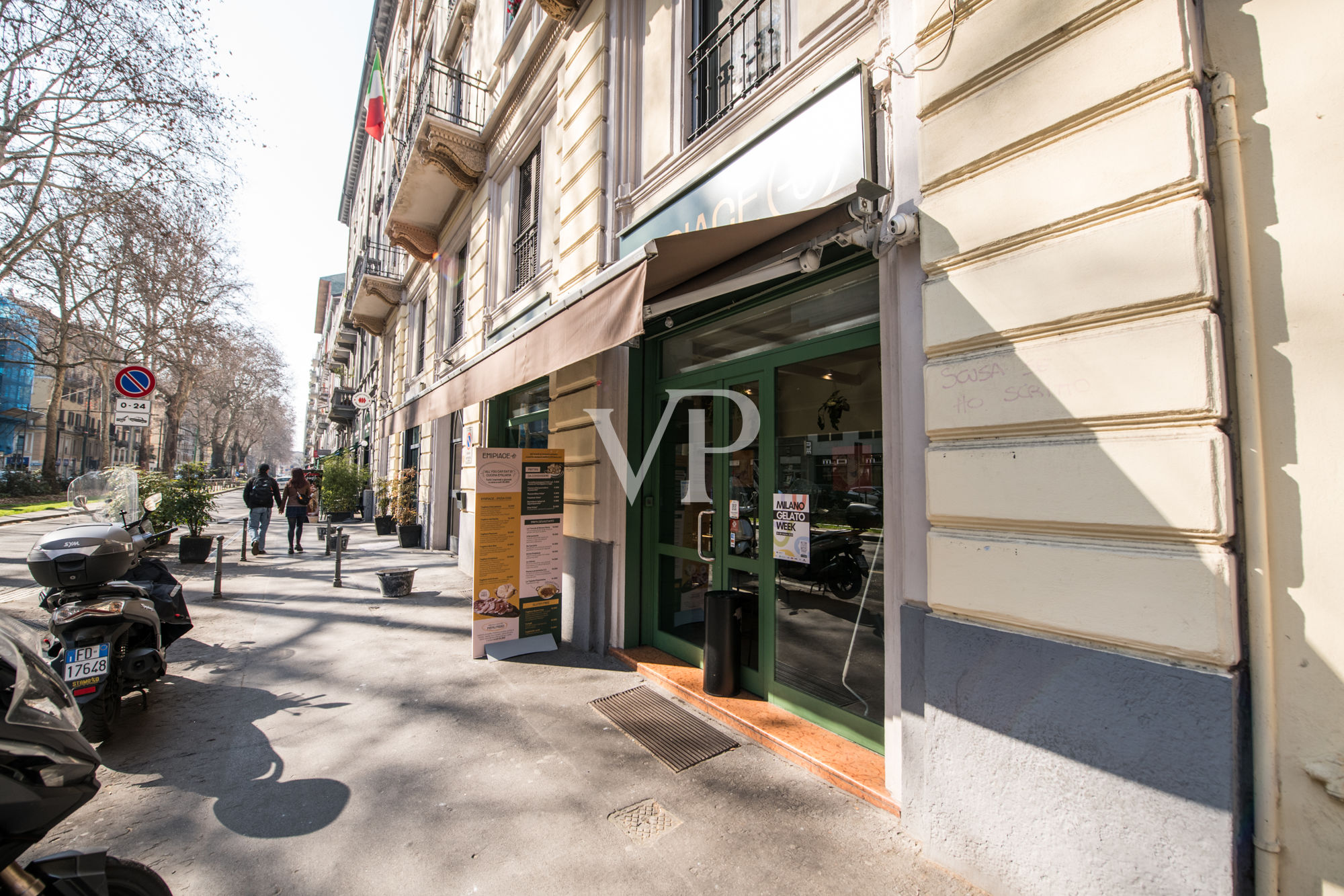 Store with two windows on Monte Nero Avenue